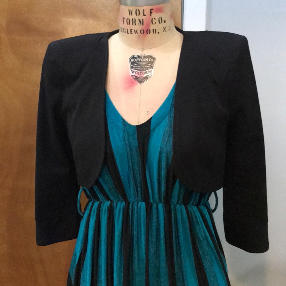 Zara Tailored Bolero Jacket in black!
